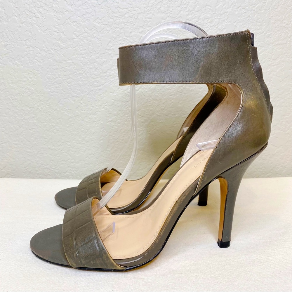 SAKS FIFTH AVENUE Olive Gray Ankle Wrap Back Zip Heeled Sandal Womens Size 8